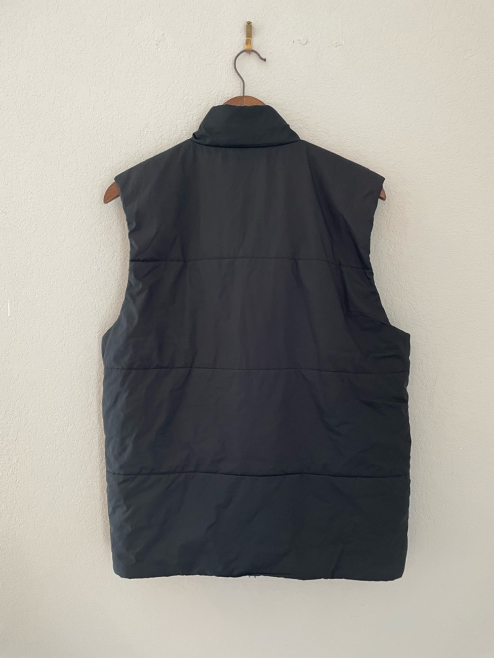 Vuori Echo Insulated Vest 2.0 Black Medium Puff - Picture 8 of 9